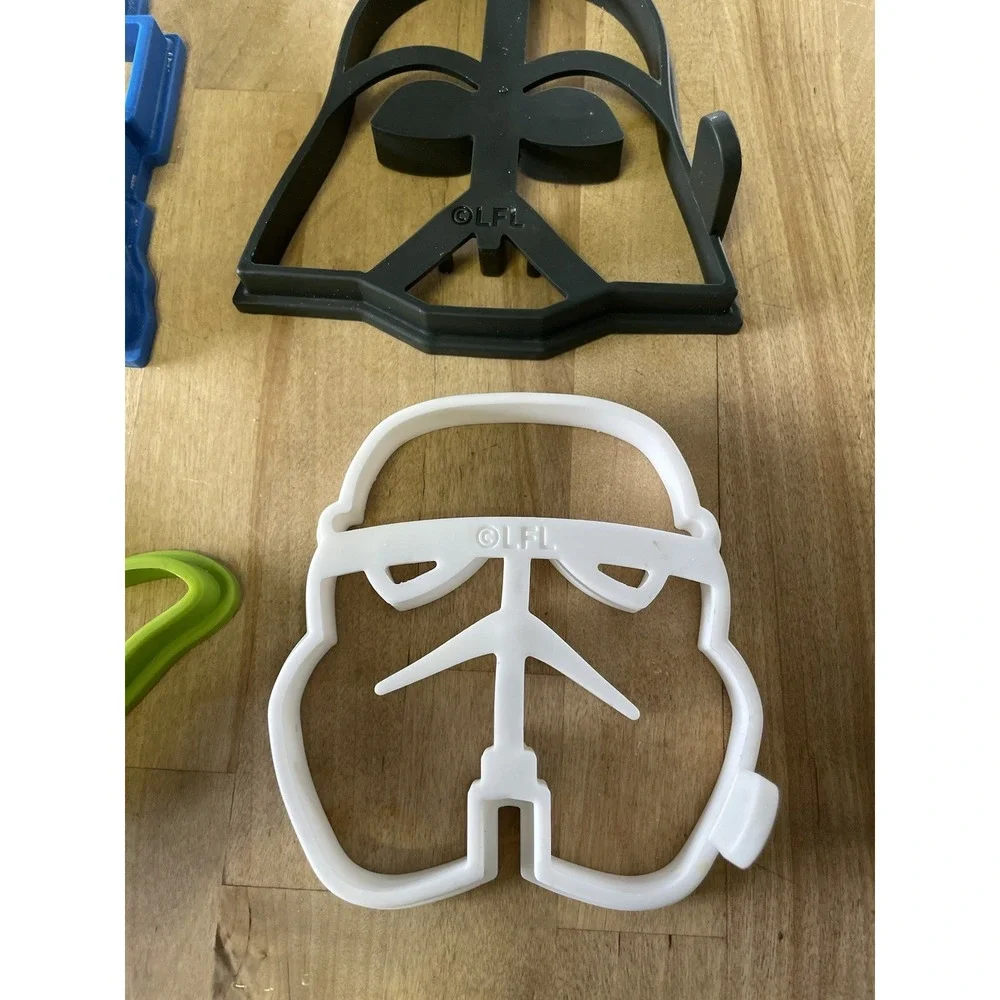 Star Wars Silicone Pancake Molds Set 4 Williams Sonoma Yoda R2d2 Vader Trooper